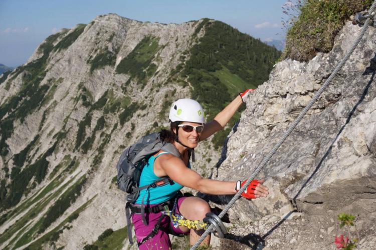 Denkinger PR - Salewa-Klettersteig fasziniert Bergfexe und sportliche Anfänger