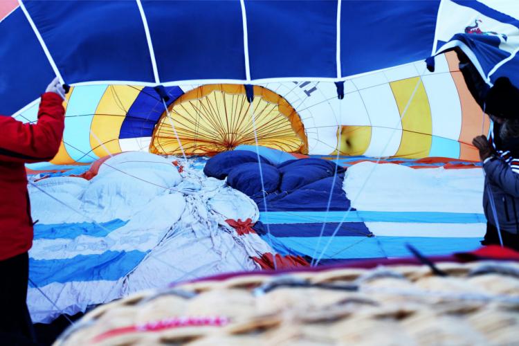 Denkinger PR - Heißluftballons glühen im Bad Hindelanger Alpenpanorama 