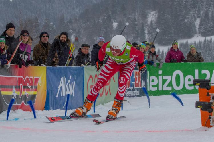 Denkinger PR - Telemarkerin Johanna Holzmann feiert Heimsieg im Skigebiet Oberjoch