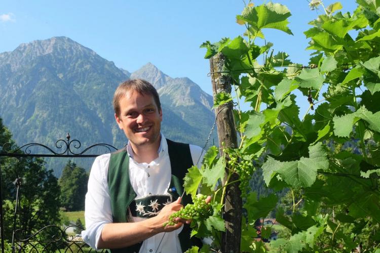 Denkinger PR - Jetzt hat Bad Hindelang den höchsten Weinberg Deutschlands 