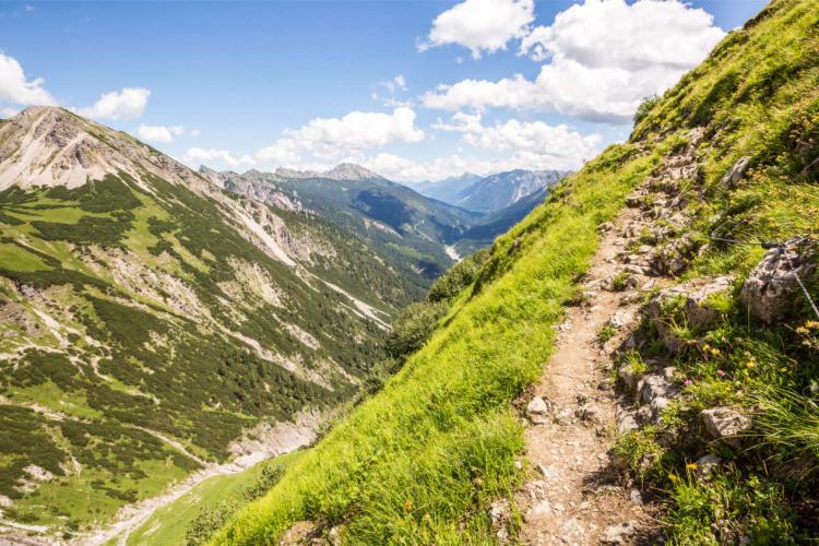 Denkinger PR - „Grenzgänger-Weg“ sichert Strecken und fasziniert Bergsteiger