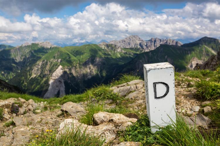 Denkinger PR - „Grenzgänger-Weg“ sichert Strecken und fasziniert Bergsteiger