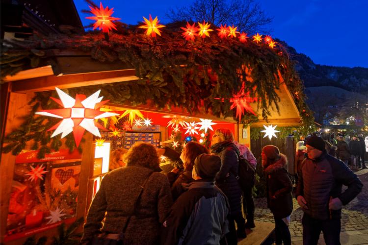 Denkinger PR - Erlebnis-Weihnachtsmarkt Bad Hindelang bietet Kunst, Musik und Theater