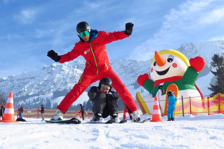 Denkinger PR - Familien-Skigebiet Oberjoch begeistert Eltern, Kinder und Jugendliche