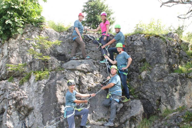 Denkinger PR - Stahl, Drahtseil und Team-Spirit für Sicherheit im Edelrid-Klettersteig