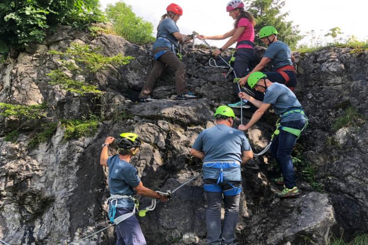 Denkinger PR - Stahl, Drahtseil und Team-Spirit für Sicherheit im Edelrid-Klettersteig