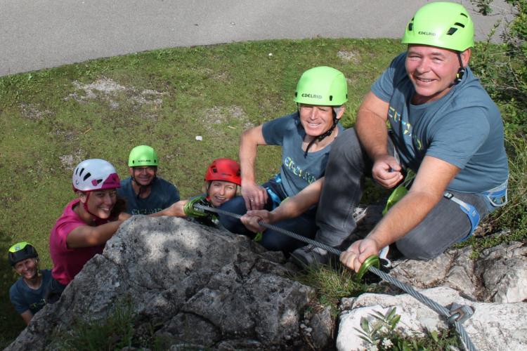 Denkinger PR - Stahl, Drahtseil und Team-Spirit für Sicherheit im Edelrid-Klettersteig