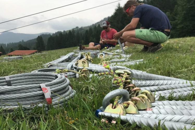 Denkinger PR - Stahl, Drahtseil und Team-Spirit für Sicherheit im Edelrid-Klettersteig