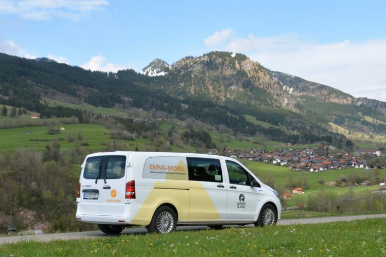 Denkinger PR - EMMI-Mobil erhält den Siegerpreis - Bad Hindelang nimmt die letzte Meile