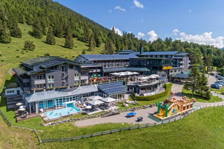 Denkinger PR - Gäste verleihen Familux Resort in Oberjoch „Best of the Best Award“ 