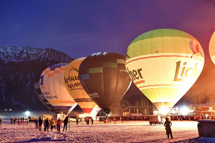 Denkinger PR - Bad Hindelang feiert mit Ballons und begeisterten Gästen