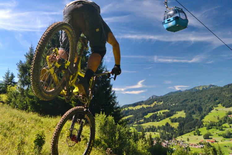 Denkinger PR - Abenteuer, Nervenkitzel und Natur pur im Bikepark Hindelang