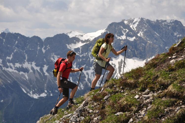 Denkinger PR - Wander- und Tourengebiet in Oberjoch fasziniert geübte Kletterer und Familien - Sonnenuntergagsfahrten und „Edelrid Klettersteig“ hoch im Kurs 