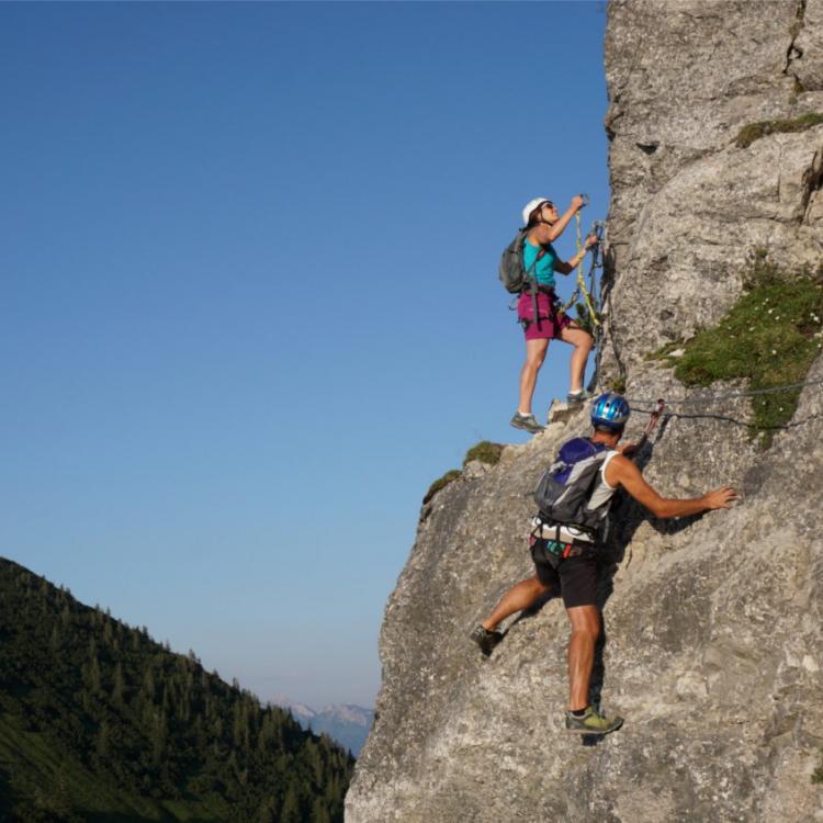 Denkinger PR - Salewa-Klettersteig fasziniert Bergfexe und sportliche Anfänger