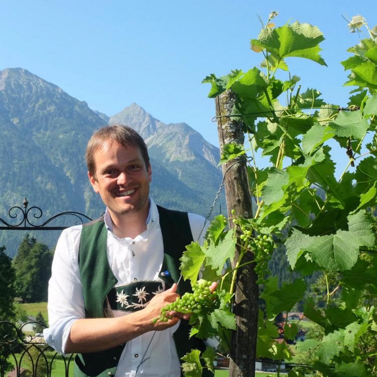 Denkinger PR - Jetzt hat Bad Hindelang den höchsten Weinberg Deutschlands 