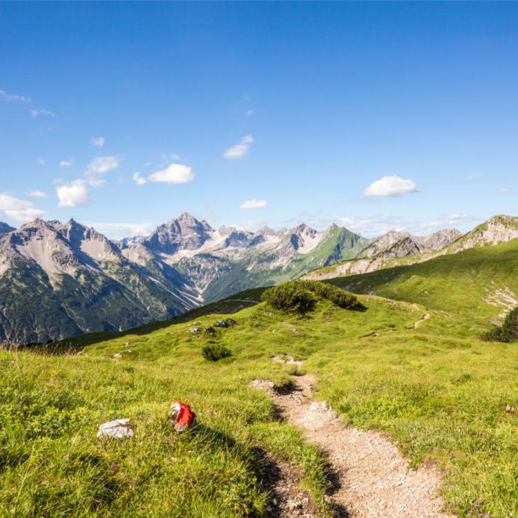 Denkinger PR - „Grenzgänger-Weg“ sichert Strecken und fasziniert Bergsteiger 