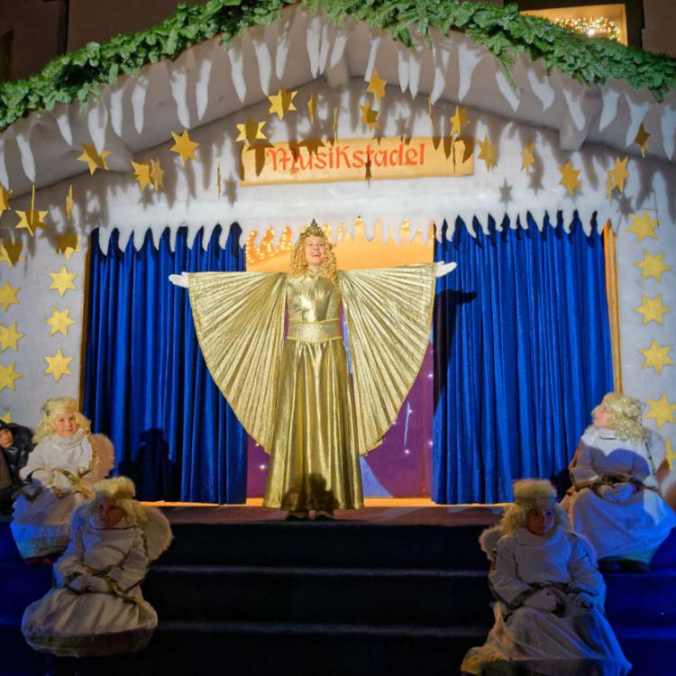 Denkinger PR - Erlebnis-Weihnachtsmarkt Bad Hindelang bietet Kunst, Musik und Theater