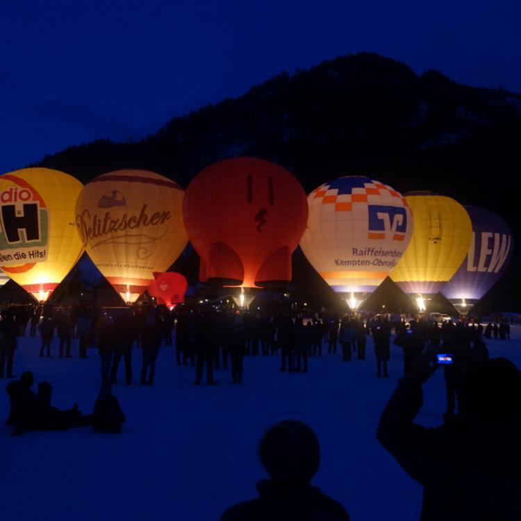 Denkinger PR - Mehr als 1.000 Besucher beim Wiesengrund-Ballonfestival  