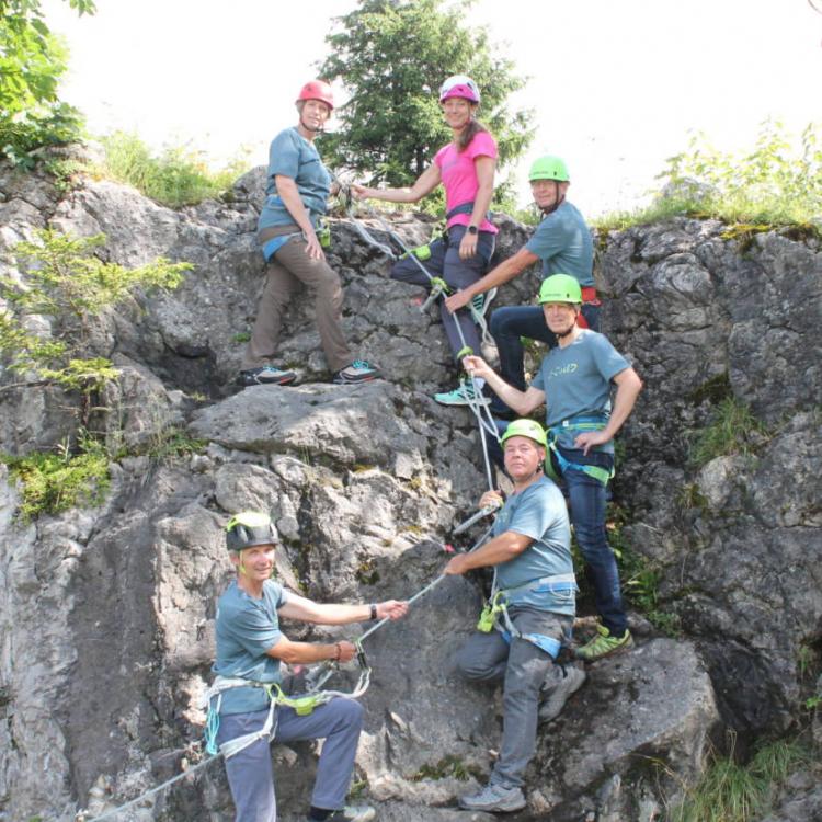 Denkinger PR - Stahl, Drahtseil und Team-Spirit für Sicherheit im Edelrid-Klettersteig