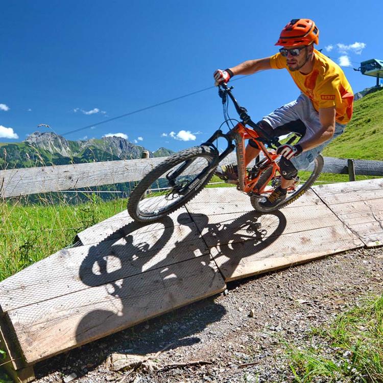 Denkinger PR - Mit frischem Grip ins Tal - Bikepark Hindelang startet in die Saison
