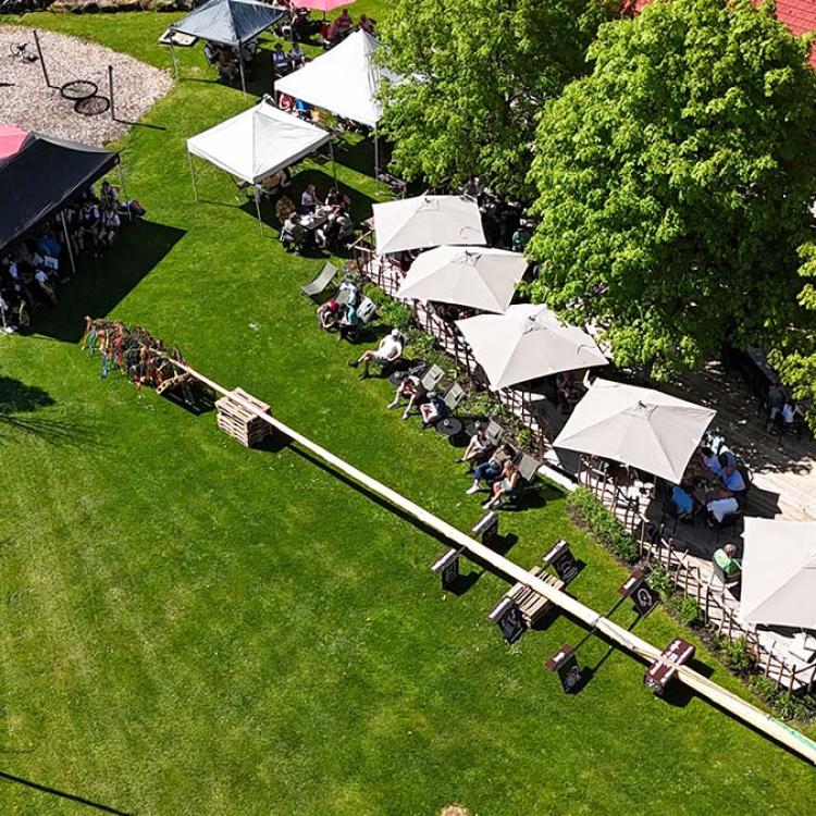Denkinger PR - 15. Maibaumfest im Hotel Wiesengrund begeistert mit gelebter Tradition