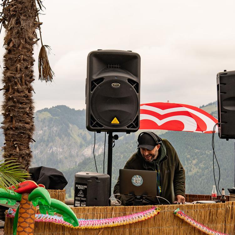 Denkinger PR - Reggae-Beats und Alpen-Döner bei Beachparty in Oberjoch