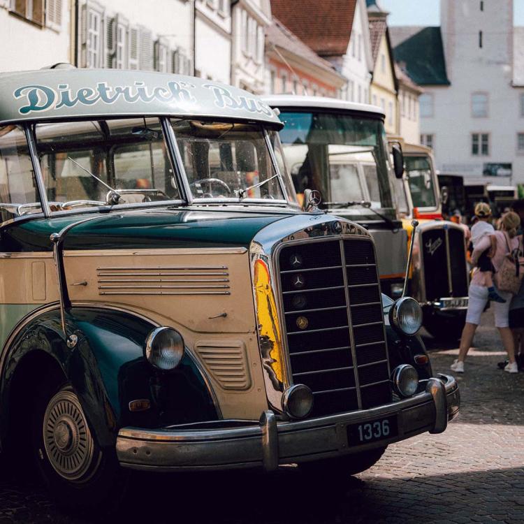 Denkinger PR - Großes Oldtimer-Bus-Treffen in Bad Mergentheim